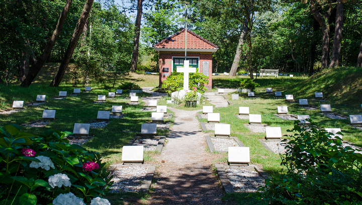 Vredenhof, oorlogs- en drenkelingen begraafplaats