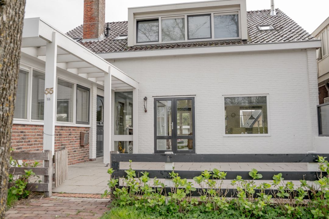 Vakantiehuis Middenstreek 55 – 10-persoons familieverblijf met tuin