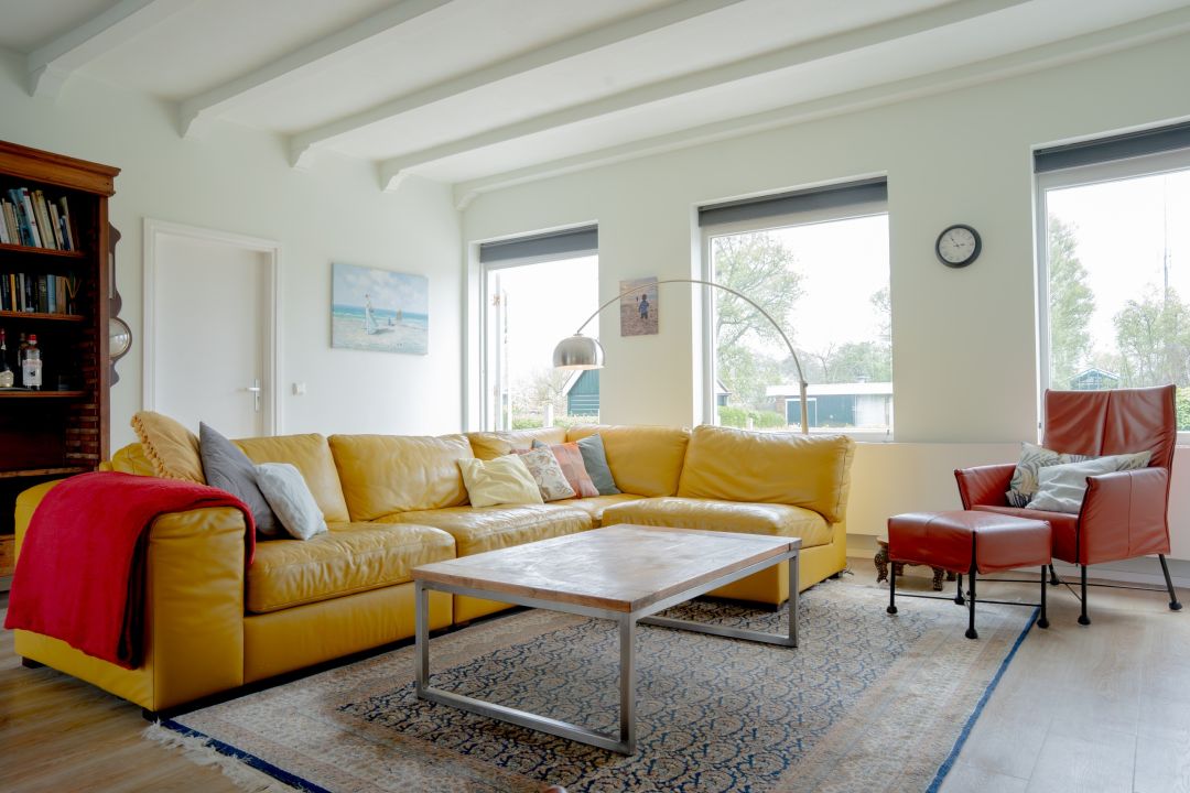 Vakantiehuis Middenstreek 55 – 10-persoons familieverblijf met tuin