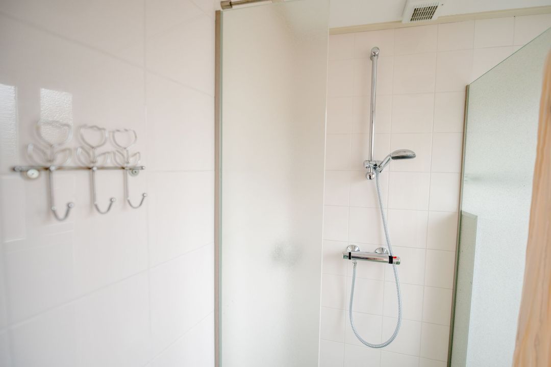 Standaard kamer met douche/toilet- Pension Westerburen