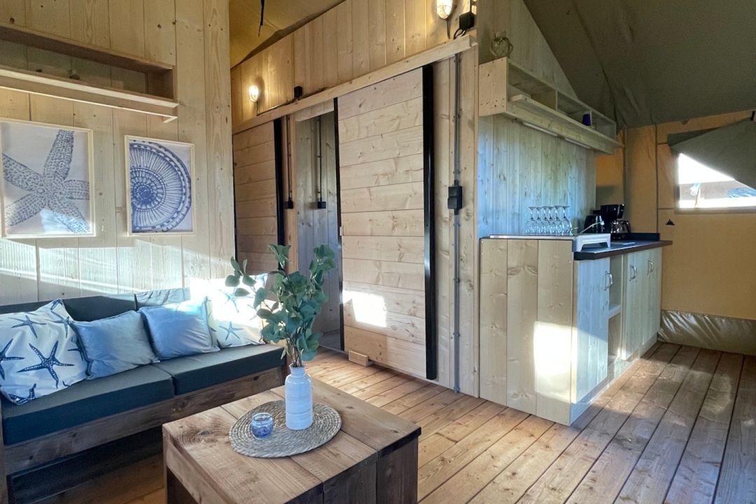 Safaritent Flued op Schiermonnikoog | Luxe tentverblijf in de duinen