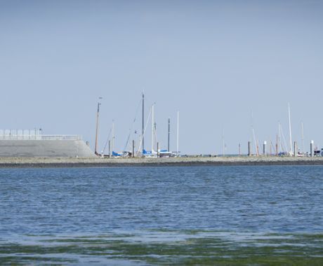 Het havenpaviljoen op Schier