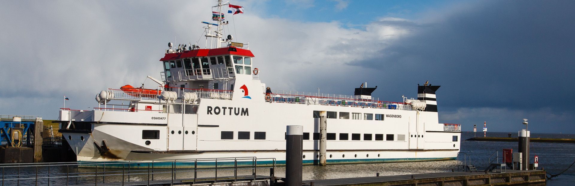 de MS Rottum in de veerhaven van Lauwersoog