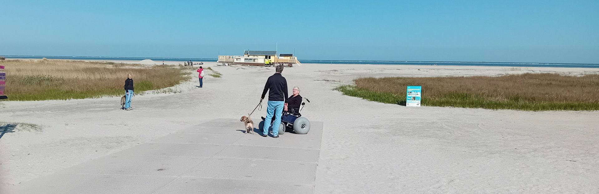 Strandrolstoel gratis te lenen op Schiermonnikoog