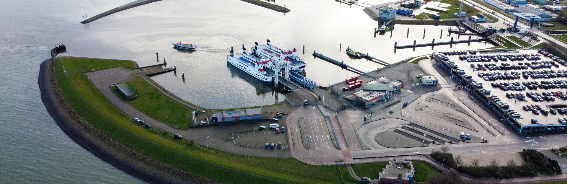Parkeren op veerhaven Lauwersoog