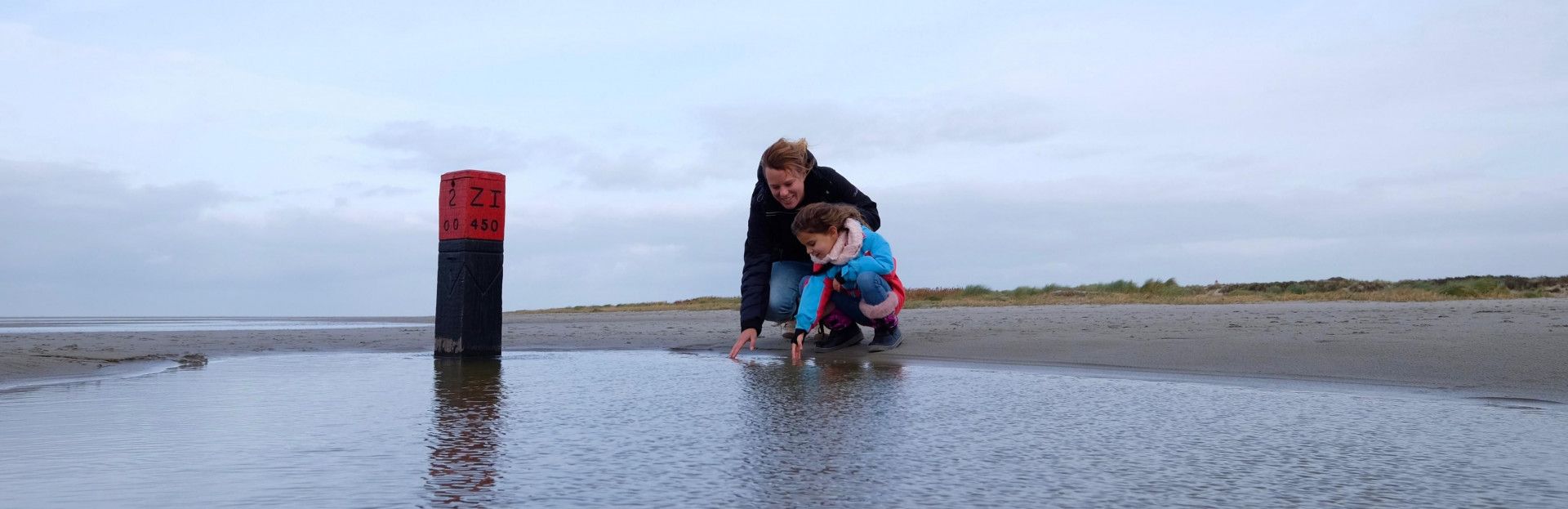 samen op het strand van Schiermonnikoog