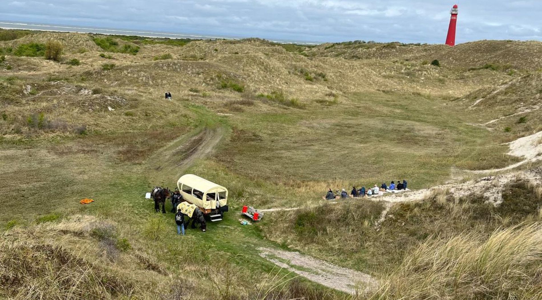 picknickrit met de huifkar op Schiermonnikoog