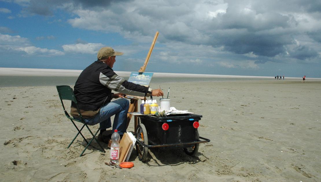 Theo Onnes op Schiermonnikoog aan het werk